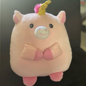 Cute pink pig plushie